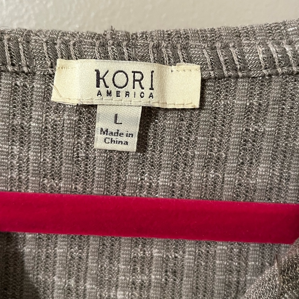 Kori America shirt. 2 - Picture 2 of 4
